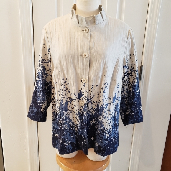 Coldwater Creek Jackets & Blazers - Coldwater Creek Navy and Beige Button-Down Jacket